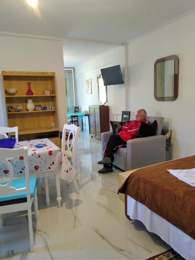 Sissy Apartments By The Sea Nikiana Exterior photo